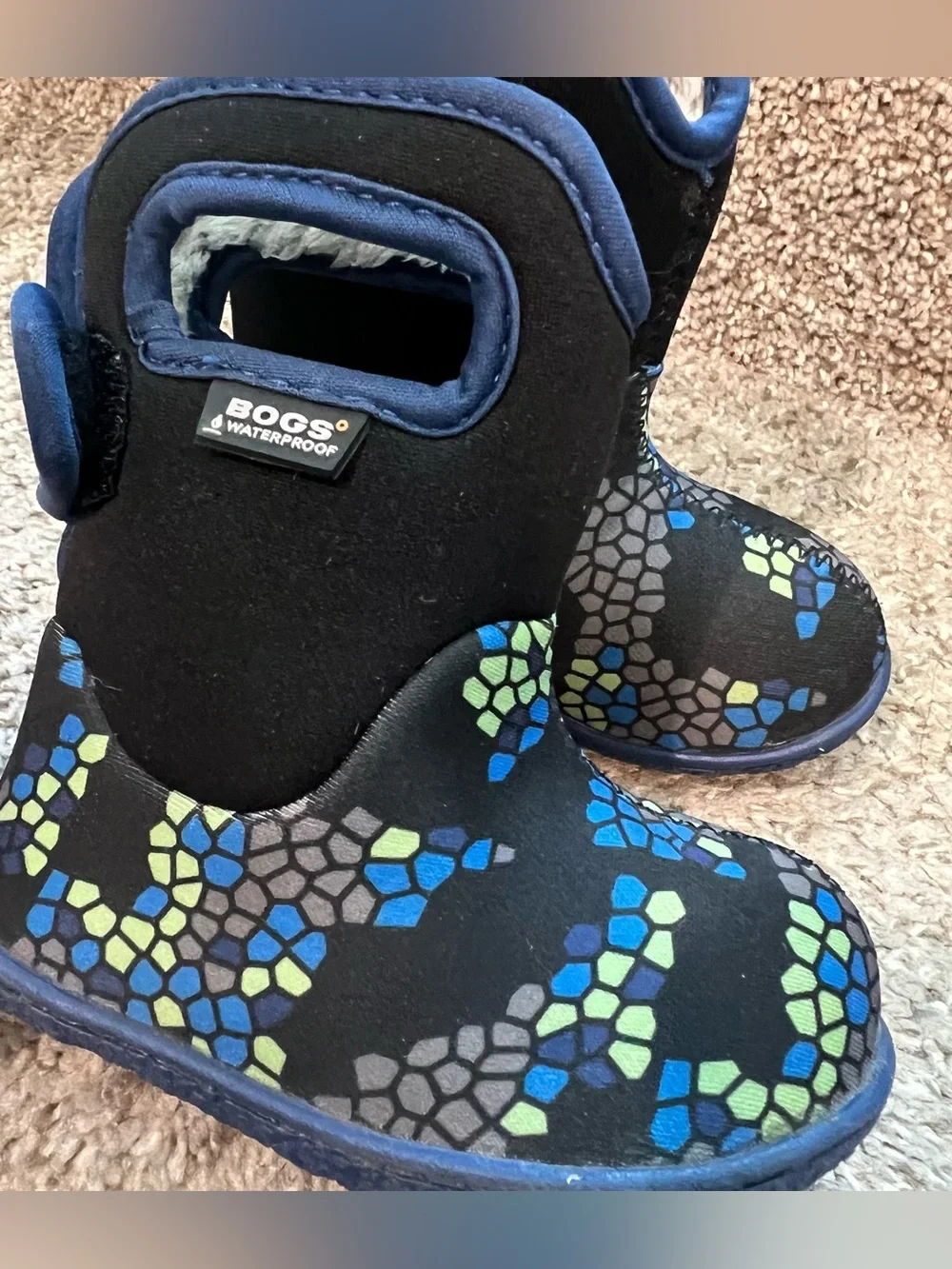 Bogs Infant Black Waterproof Boots with Blue & Green Mosaic Pattern Size 4